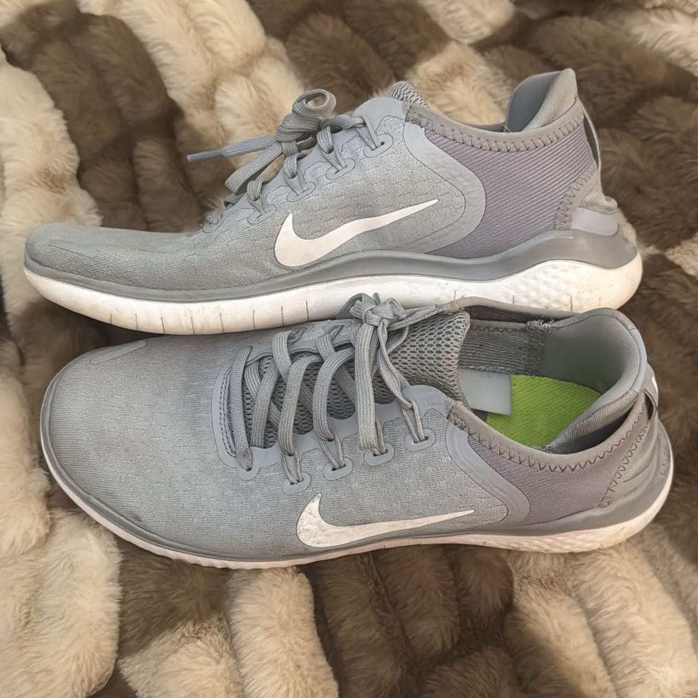 Nike Light Gray Running Shoes